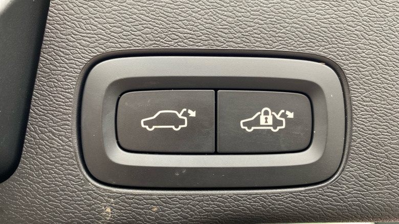 Volvo XC60 2.0 B5P Ultra Dark 5dr AWD Geartronic Petrol Estate